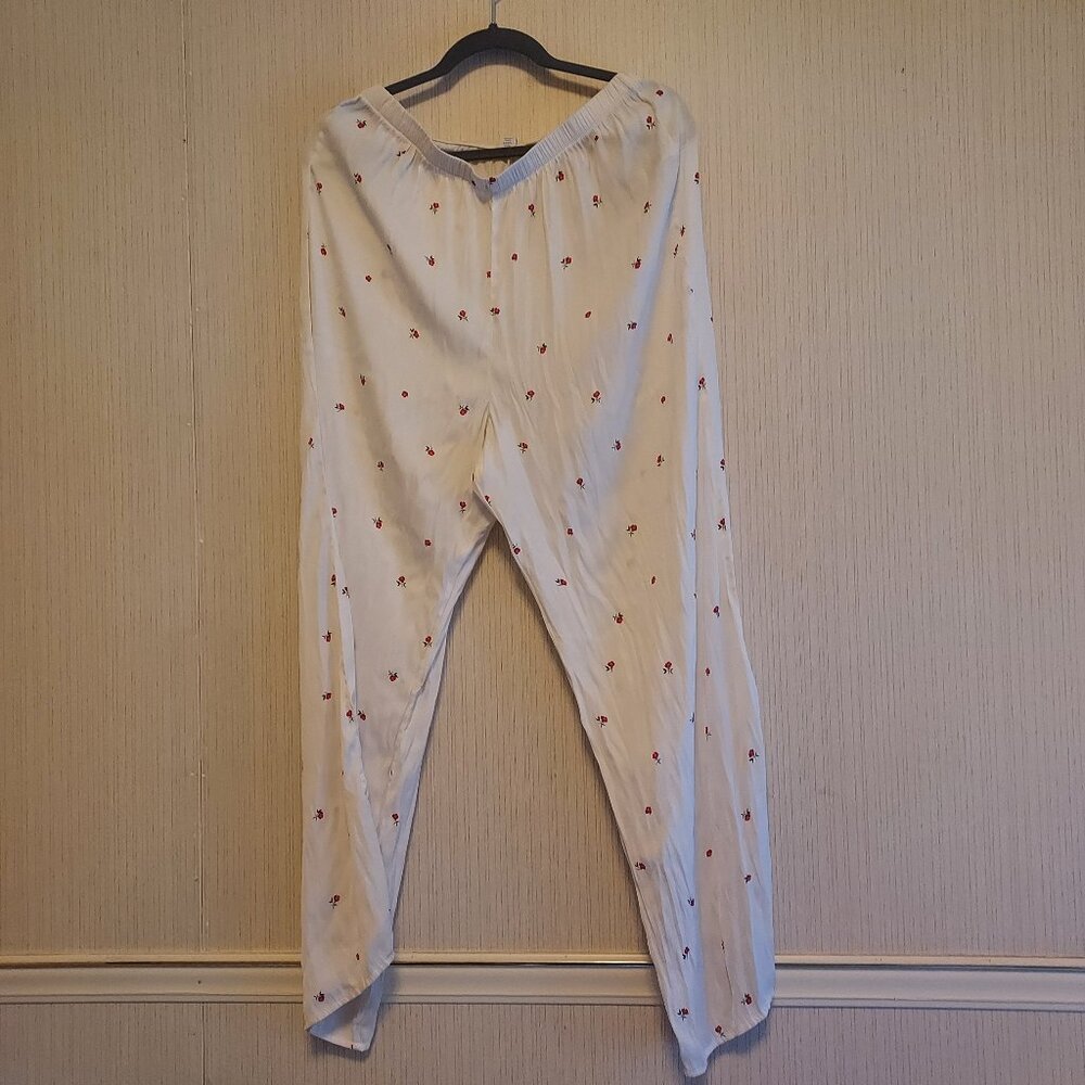 Old Navy Rose Pajama Set